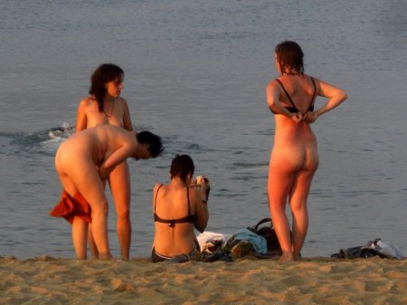 Отдых голышом