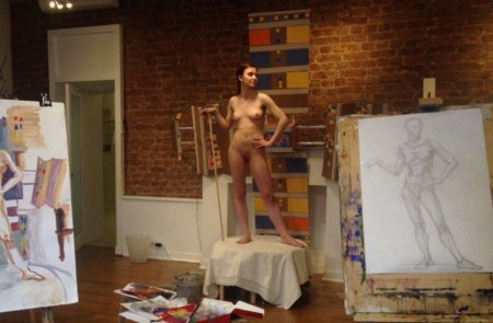 Натурщицы в художественных студиях