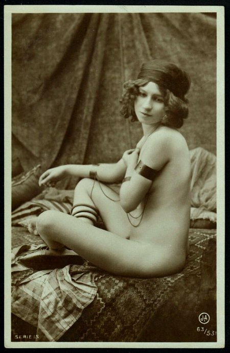 Голые француженки ретро