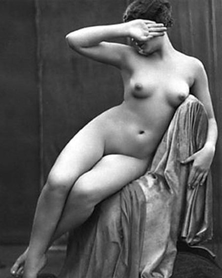 Голые женщины в прошлом