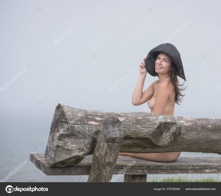 Обнаженная женщина