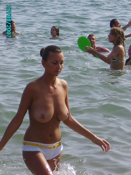 Топлесс на пляже