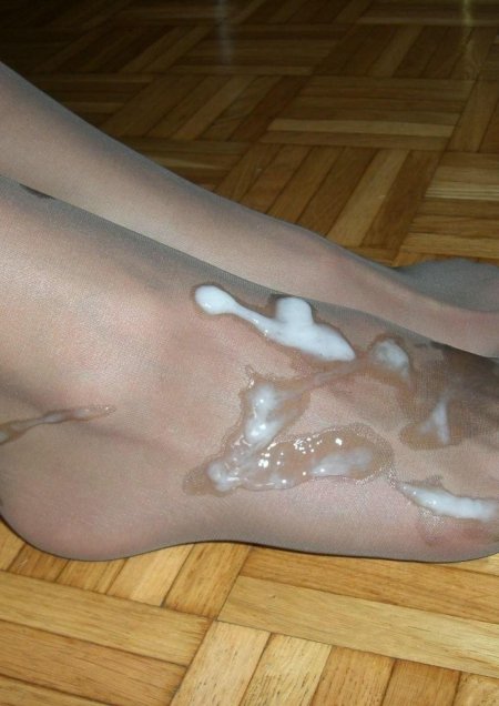 Ступни в нейлоне