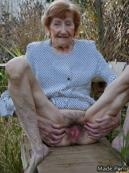 Голые худые старухи