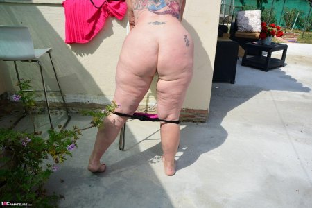 Огромная задница