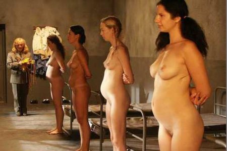 Голые рабыни на торгах