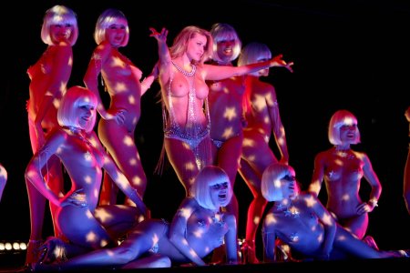 Мари Аллан жалаңаш