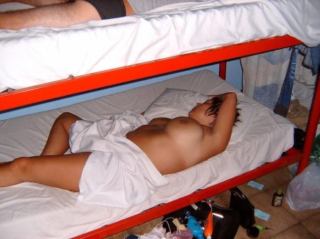 Спящие голые красавицы