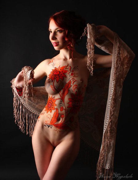 Разрисованные женские тела