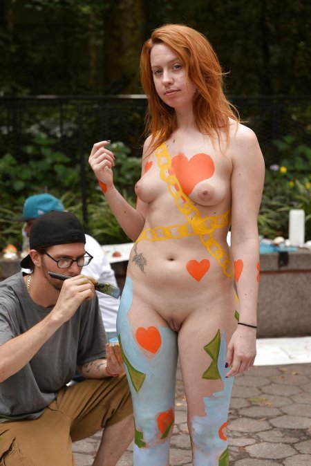 Боди арт фестиваль голые