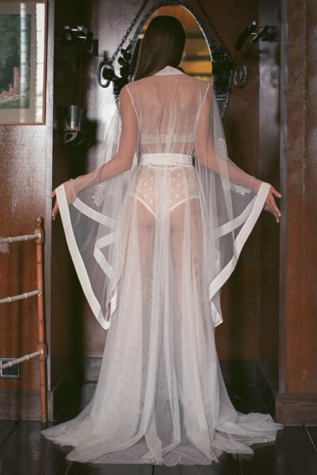 Полупрозрачный пеньюар