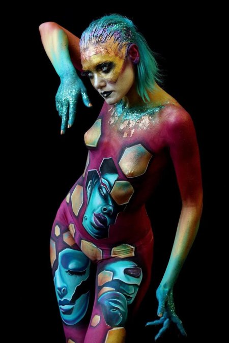 Бодиарт женский на теле