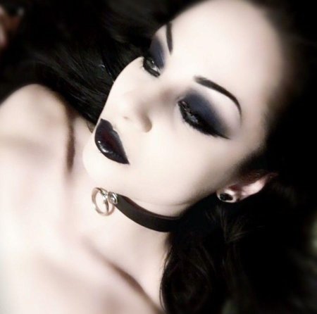 Макияж в готическом стиле