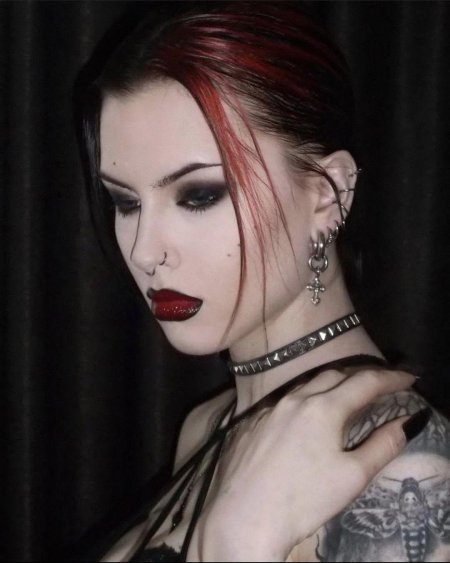 Готы макияж с пирсингом