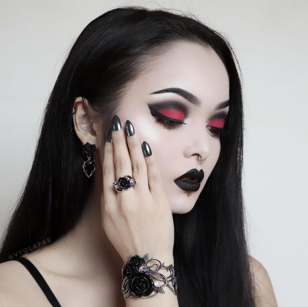 Готесса диана амбалова