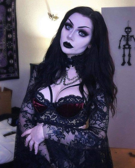 Макияж готический