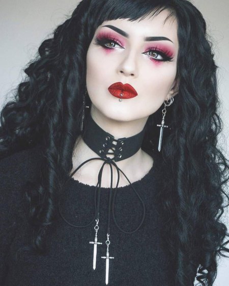 Макияж готический