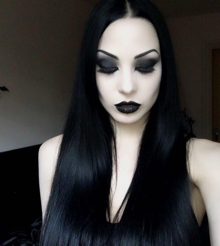 Модель lilith vampire