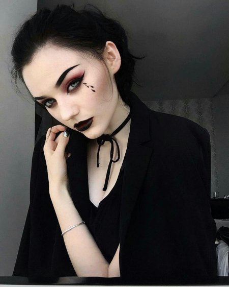 Макияж в стиле готика