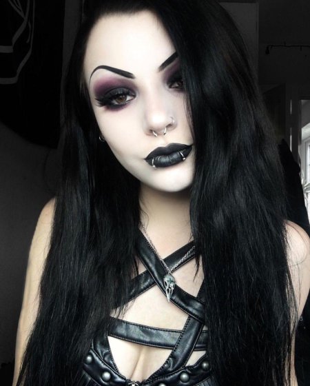 Макияж в стиле готика