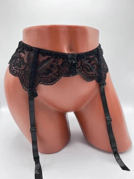 Обольстительный пояс для чулок