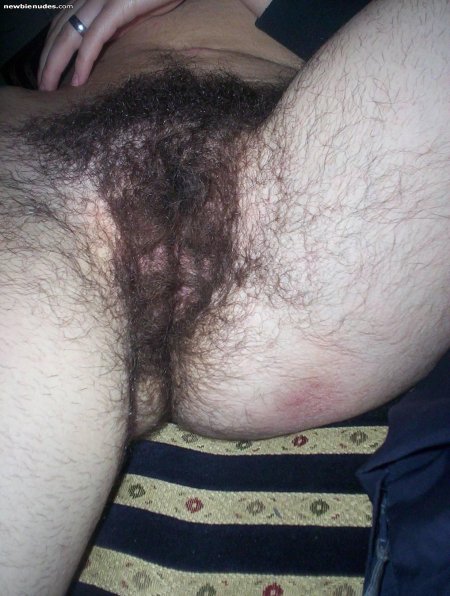 Волосатые промежности женщин