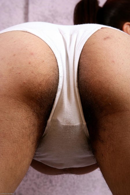 Мужская задница в трусах