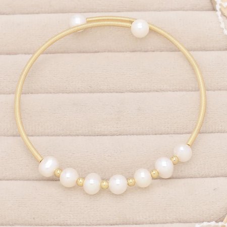 Женский браслет с жемчугом