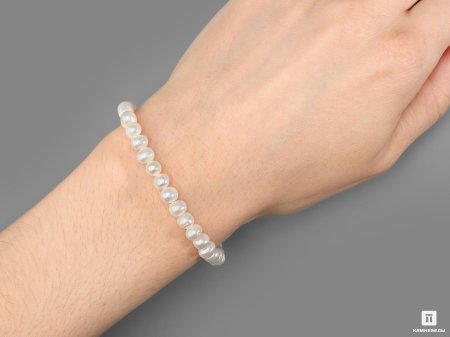 Белый браслет