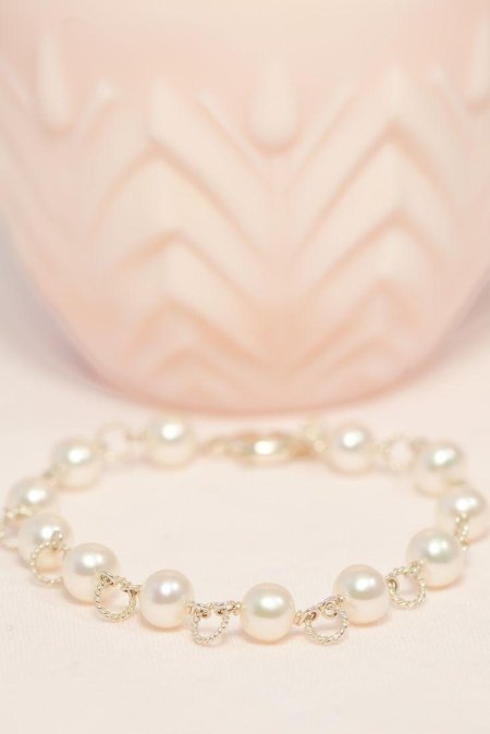 Женский браслет из белого пресноводного жемчуга