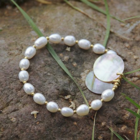Браслет из перламутра