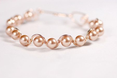 Золотой браслет с жемчугом