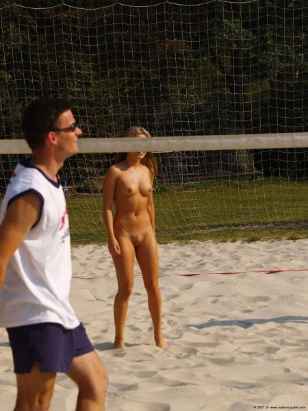 Волейбол голые