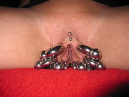 Необычный пирсинг клитора