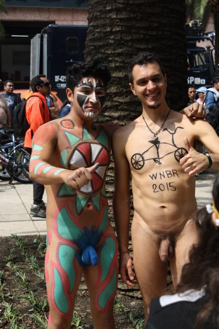 Голые бодиарт