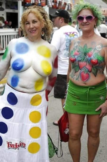 Разрисованные женские тела