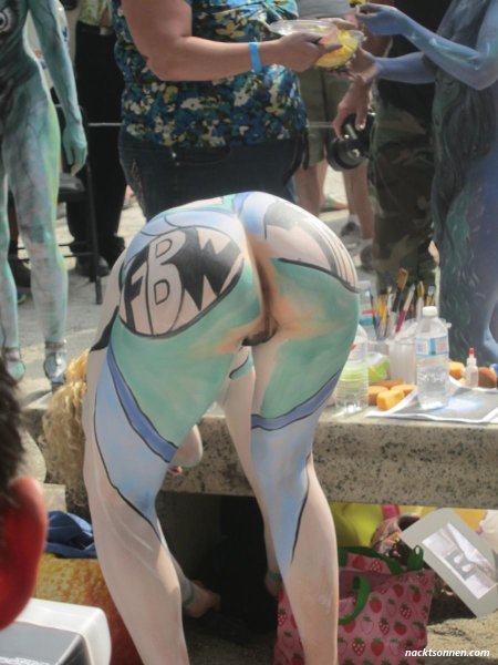 Фестиваль голых задниц