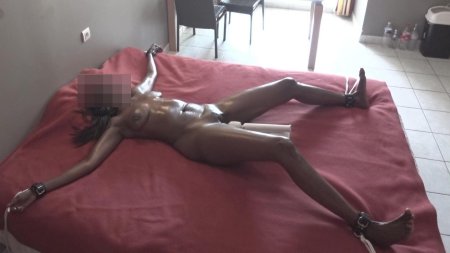 Чернокожая девушка