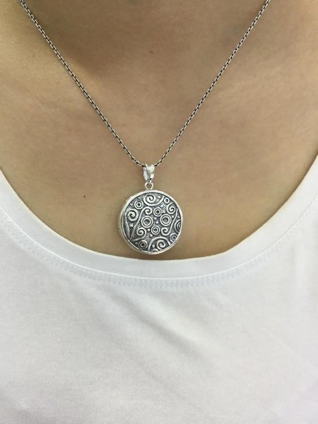 Круглый кулон