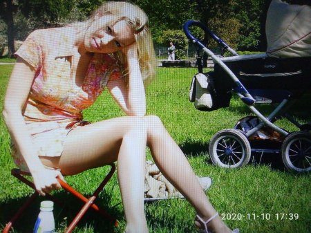 Мамы с колясками без трусиков