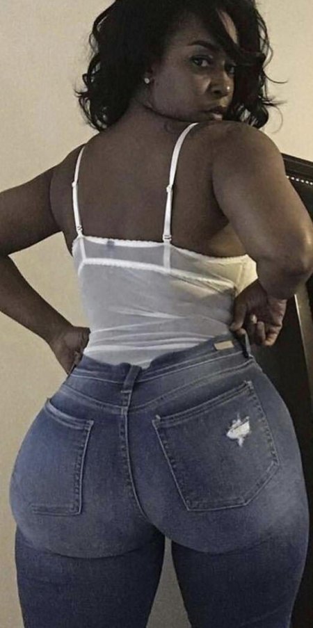 Пышная женщина