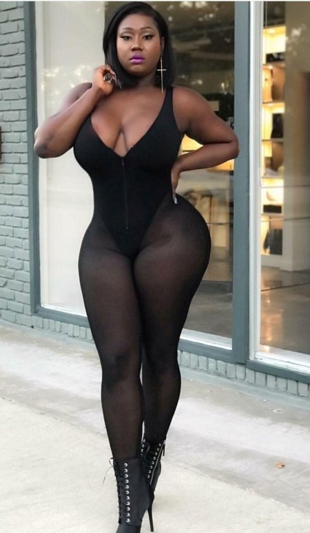 Негритянки с большими бедрами