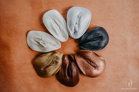 Украшения в виде вагины