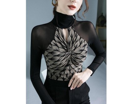 Топ с высоким воротником