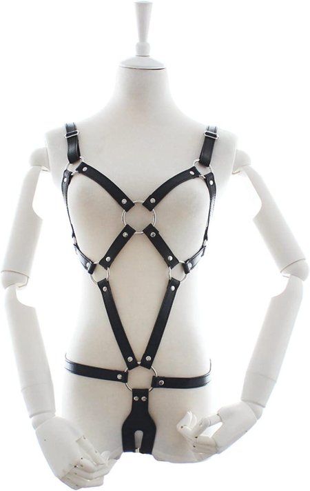 Женская кожаная сбруя бдсм