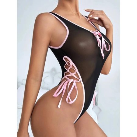 Купальник с вырезом