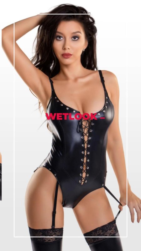 Боди glossy из материала wetlook на шнуровке