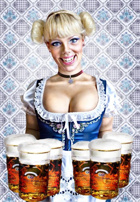 Девушки с пивом