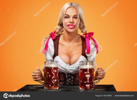 Девушки с пивом