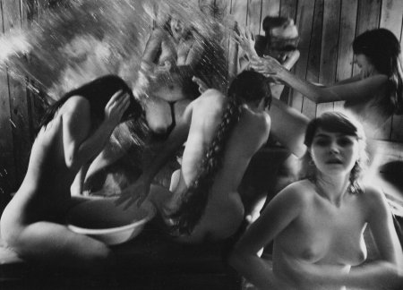Голые в советском лагере